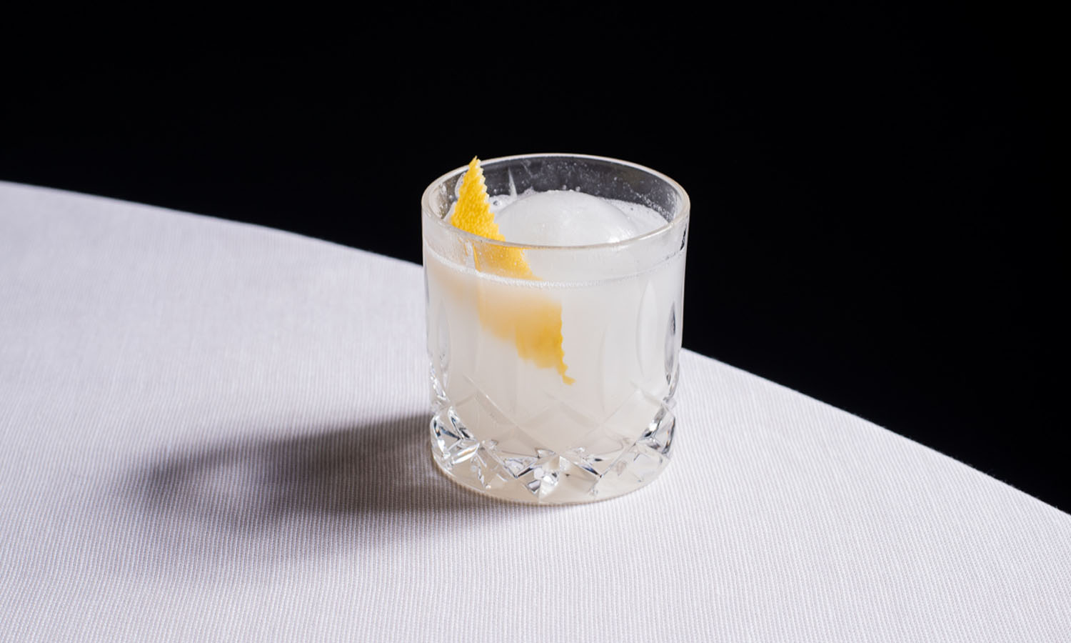 Cocktail &ldquo;White Blossom&rdquo; - ricetta sommelier Carlo Salino - Opera - Torino