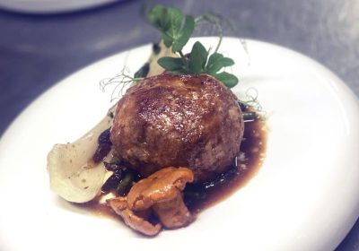 Crepinette di capretto, finferli e pak-choi - ricetta chef Alberto Bricco - Misun La Font - Sauze di Cesana