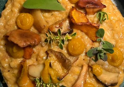 Riso Carnaroli con funghi porcini, finferli e crema di zucca - ricetta chef Ivan Cosentino - Poggio dei Gorleri - Diano Marina