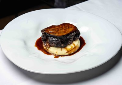 Cappello del prete di Angus al Nebbiolo servito con purè di patate affumicate - ricetta chef Domenico Montanaro - La Bettolina - Gaggiano