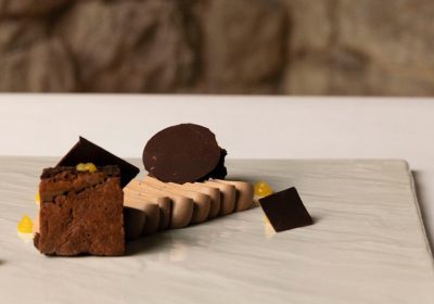 Cioccolato, frutto della passione e sale Maldon - ricetta chef La Locanda del Cardinale - Assisi