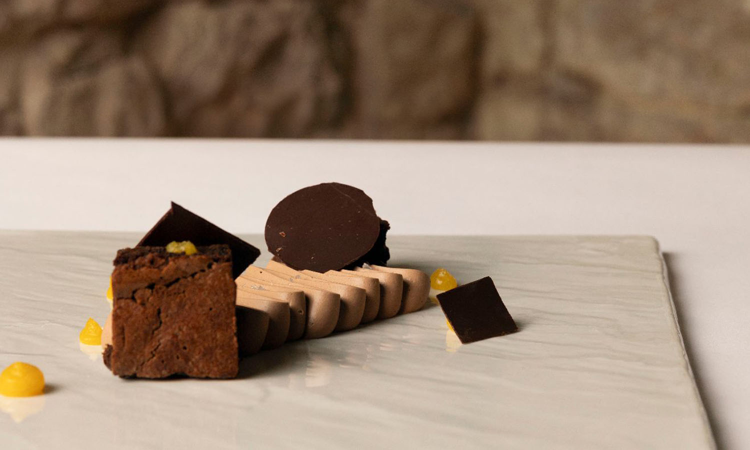 Cioccolato, frutto della passione e sale Maldon - ricetta chef La Locanda del Cardinale - Assisi