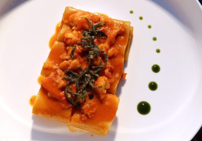 Paccheri al ragù di astice e salicornia croccante - ricetta chef Alfonso Pepe - Ara Maris - Sorrento