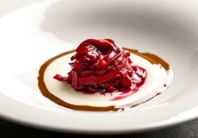 Fettuccina di rapa rossa, blu di bufala e noci pecan - ricetta chef Fabio Dodero - Metis - Roma