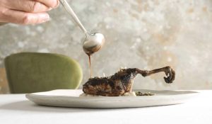 Ricetta stellata "Starna con dolceforte alla brace, resina di pinoli e grano spezzato" - chef Andrea Impero