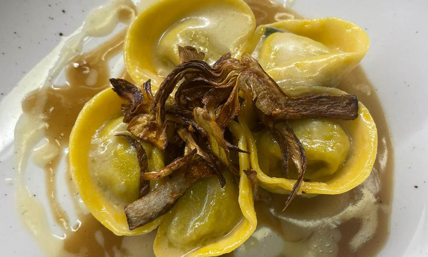 Ricetta "Tortello ripieno di animelle e carciofi" - chef Daniele Roppo - Il Marchese - Roma