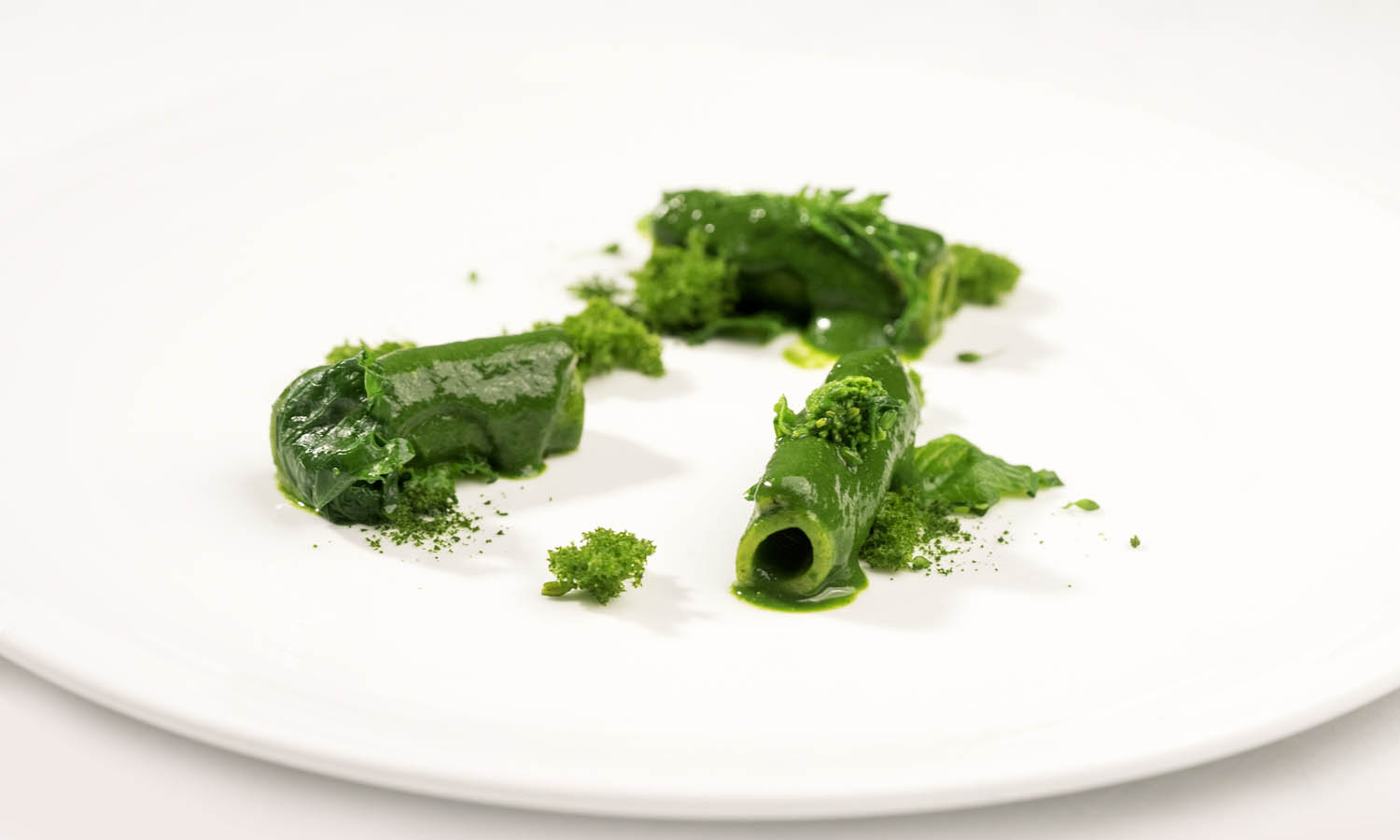 Ricetta stellata "Candele spezzate di Gragnano con estratto di broccoli Friarielli" - chef Giuseppe Stanzione - Glicine * - Amalfi