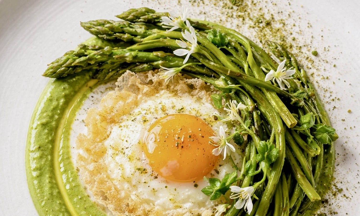 Ricetta "L&rsquo;Asparago 100.100 al cartoccio incontra la Margherita d&iacute; parmigiano e uovo" - chef Valeria Parisi - Cagliari