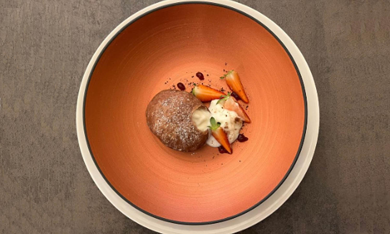 Ricetta "Nuvola di Tintilia e cacao, spuma al caciocavallo e miele, gel al vino rosso" - chef Giulio Ciccotelli - Gustus - Sepino