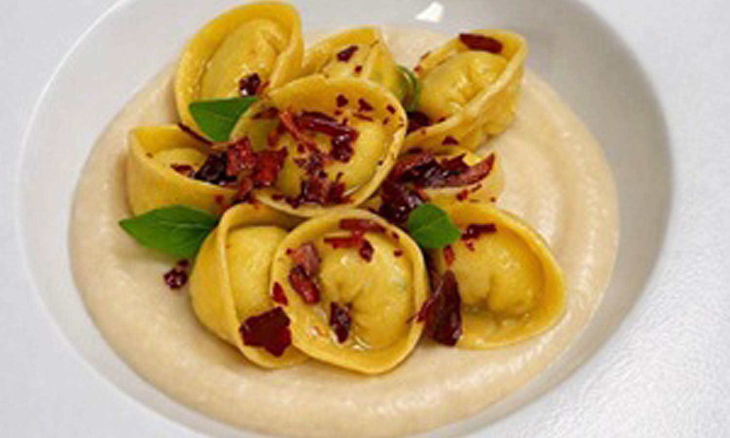 Ravioli di baccalà, peperone crusco e ceci - ricetta chef Gabriele Marino - Le Bubbole - Matera