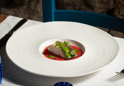 Ricetta "Baccalà cotto in acqua di Mhare, coulis di pomodoro e pesto di basilico" - chef Andrea Costabile - Mhare - Capri