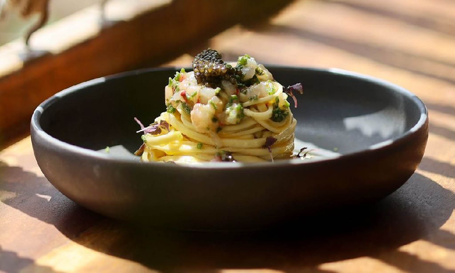 Ricetta "Tagliolino fresco, caviale, salicornia e carabineros" - chef Emanuele Lai - Flipper - Formentera